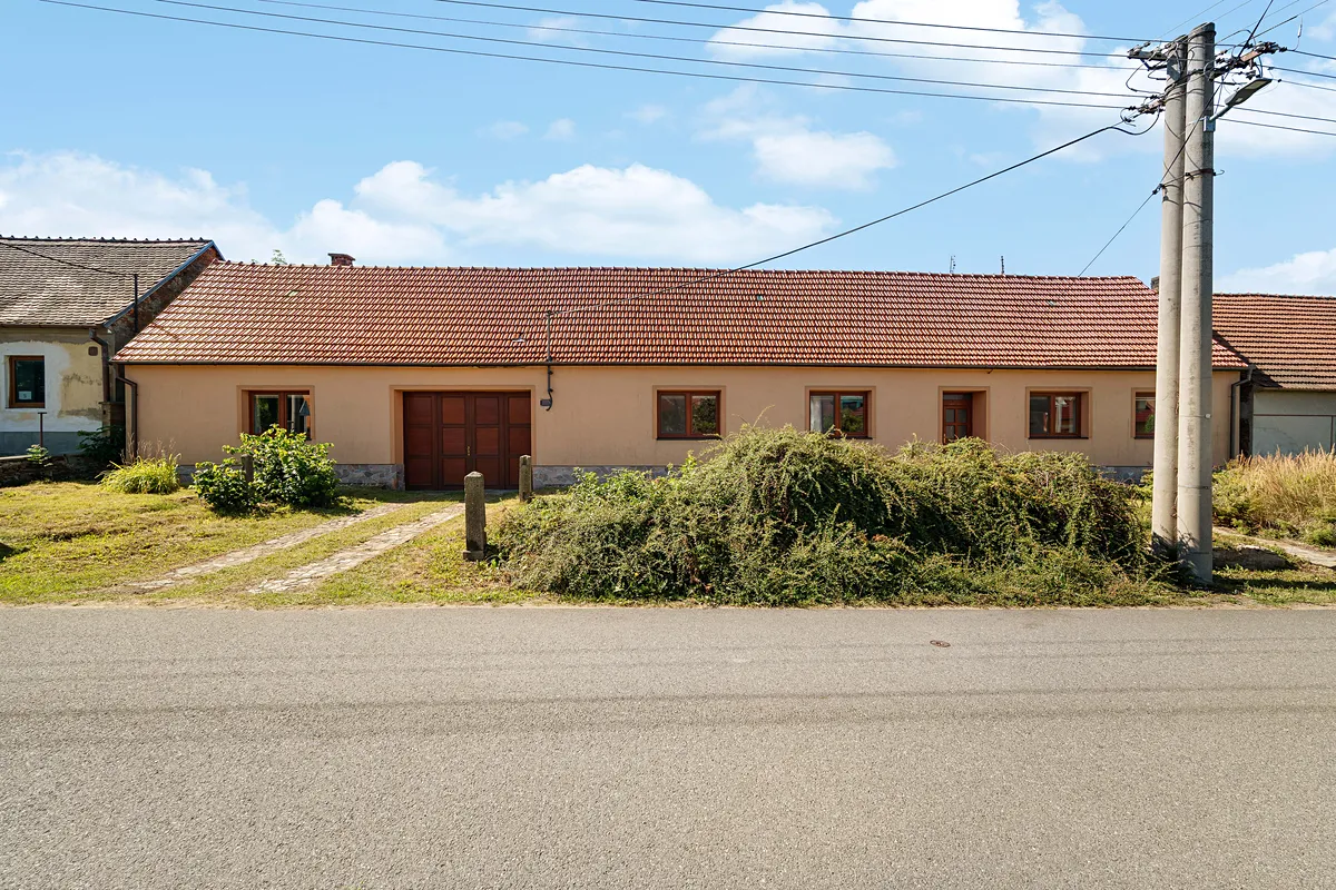 Prodej rodinného domu 140 m², pozemek 1388 m²